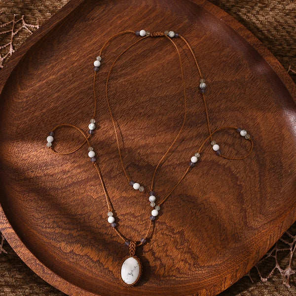 Collier en macramé tissé à la main avec Pierre Naturel